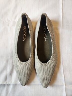 Vivaia Women's Flat Size 38.5